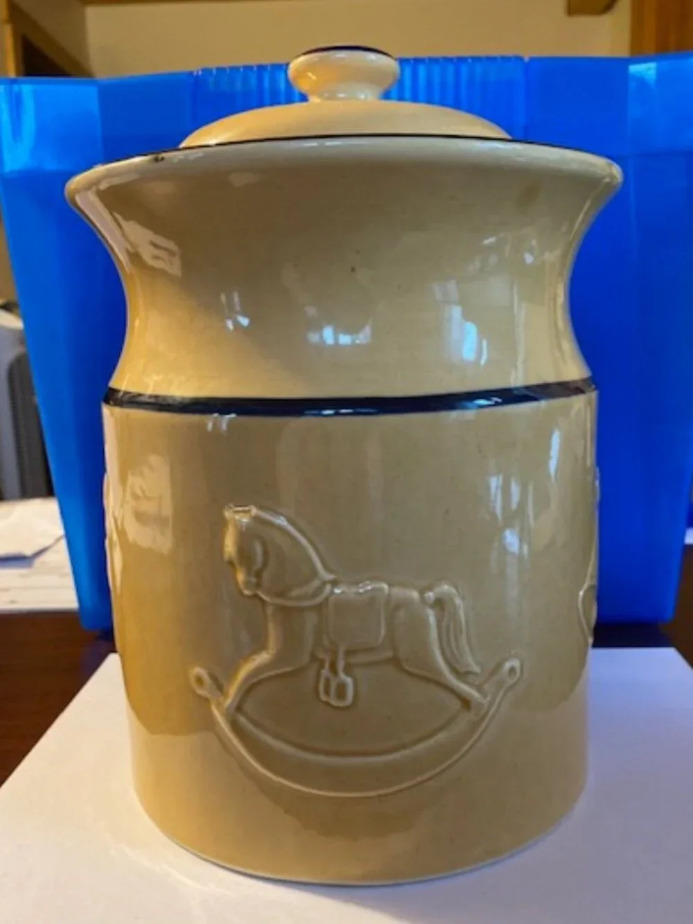 Vintage Williams Sonoma Holiday Cookie Jar Made in England Excellent Condition